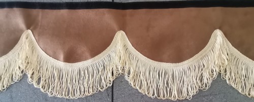 falbana na pzrednią szybę typu Holland Style