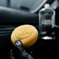 aplikator w gąbce do nakładania wosków lub dressingów