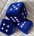 LUCKY DICE: kostka szczęścia z przyssawką na szybę do samochodu, 10x10cm