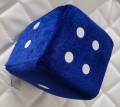 LUCKY DICE: kostka szczęścia z przyssawką na szybę do samochodu, 10x10cm