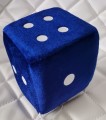 LUCKY DICE: kostka szczęścia z przyssawką na szybę do samochodu, 10x10cm