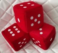 LUCKY DICE: kostka szczęścia z przyssawką na szybę do samochodu, 10x10cm