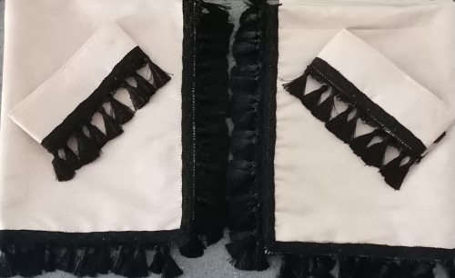 Przednie zasłony podwójne do kabiny samochodu ciężarowego.